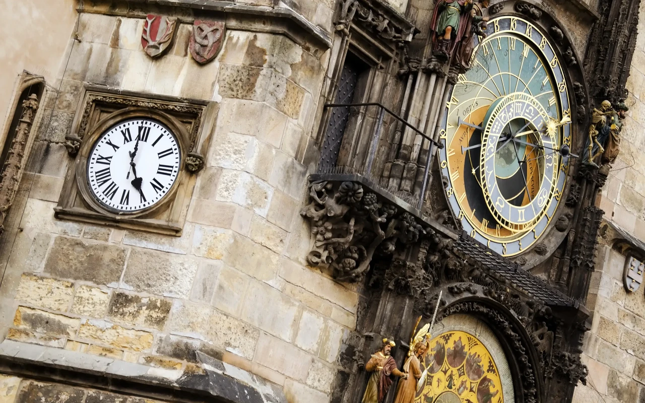 Image depicting various facts about the Prague Astronomical Clock, a marvel of medieval engineering and astronomy