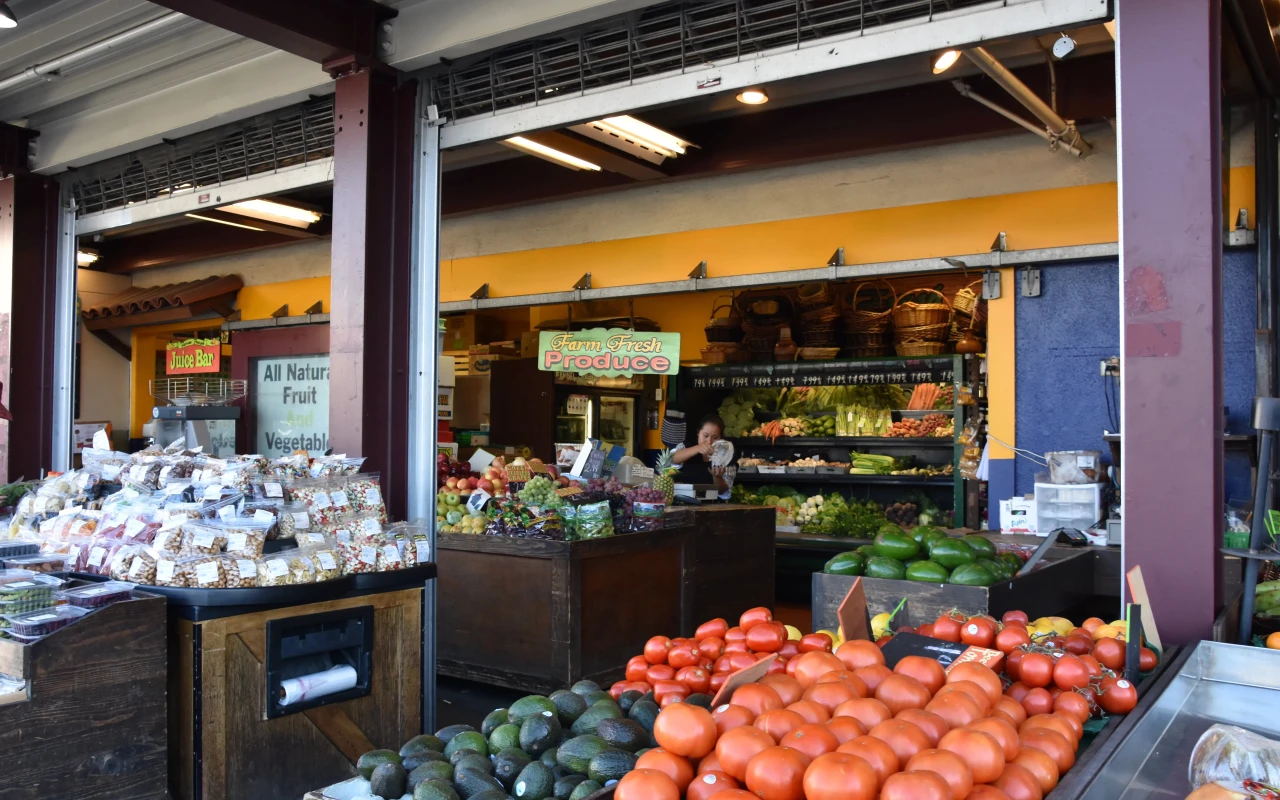 Walk Through the Los Angeles Farmers Market: A Food Lover's Paradise