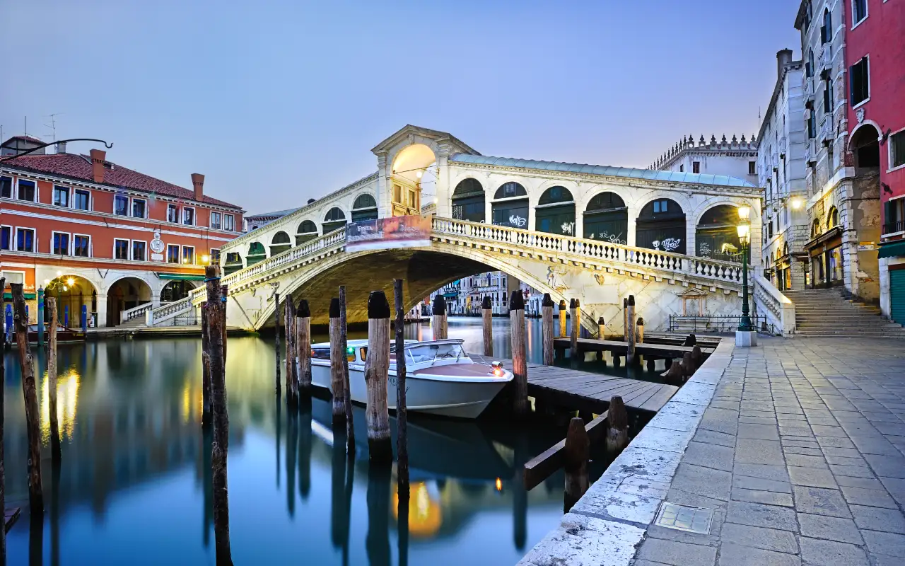 Rialo Bidge one of the best Things to do in Venice