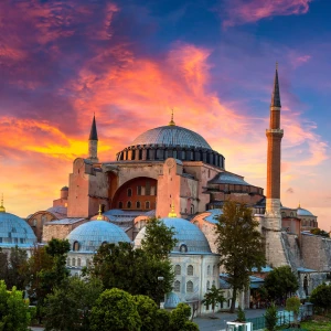 Visit the Hagia Sophia: A Monument of Byzantine and Ottoman History